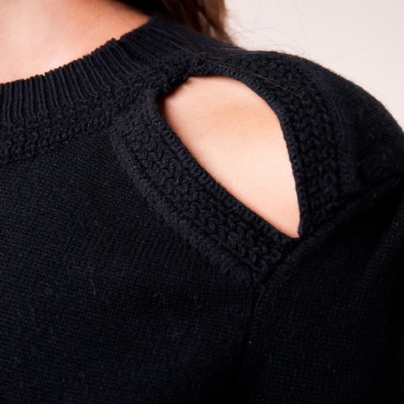 NWT Cut Out Shoulder Sweater - Picture 4 of 7